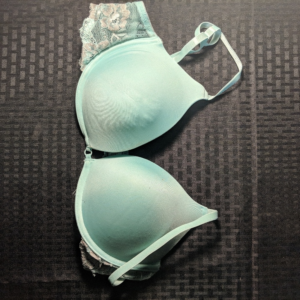 Candie's padded push up bra.